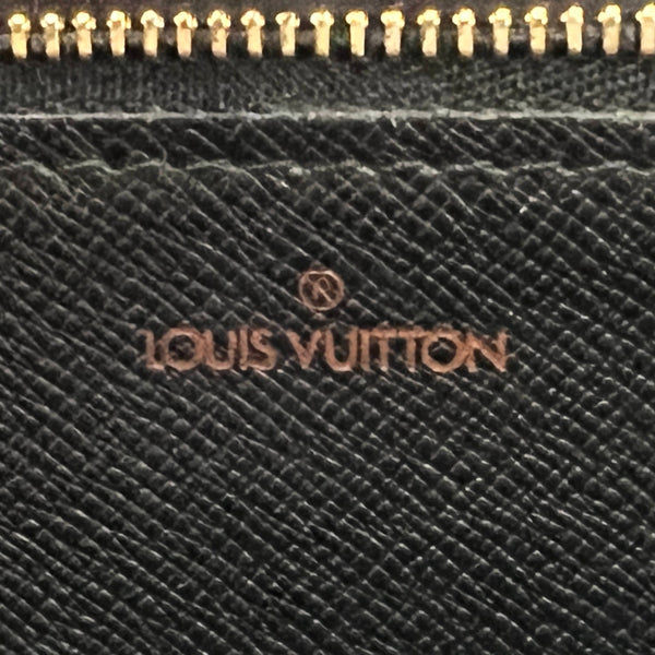 90's Vintage Louis Vuitton epi brown clutch purse. LV epi pouch